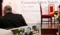 Recoñecemento a Ernestina Otero  en Pontevedra.