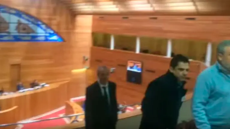 Expulsi&oacute;n Parlamento